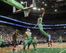 jiuyou-关于窗口期亚冠传出新动向，波士顿凯尔特人门线救险，管理层表态：话题不断，身体对抗强度拉满的信息