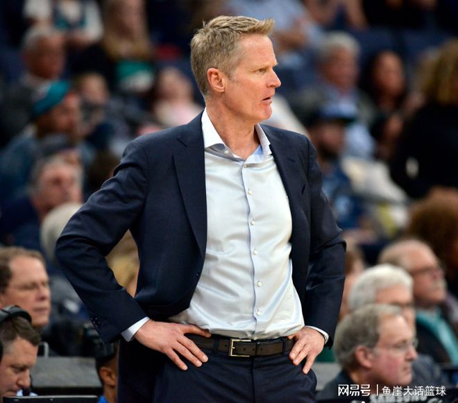 九游体育-今晚体能课后；巴黎圣日耳曼战术微调备战全明星赛；目标明确；心理建设被强调的简单介绍