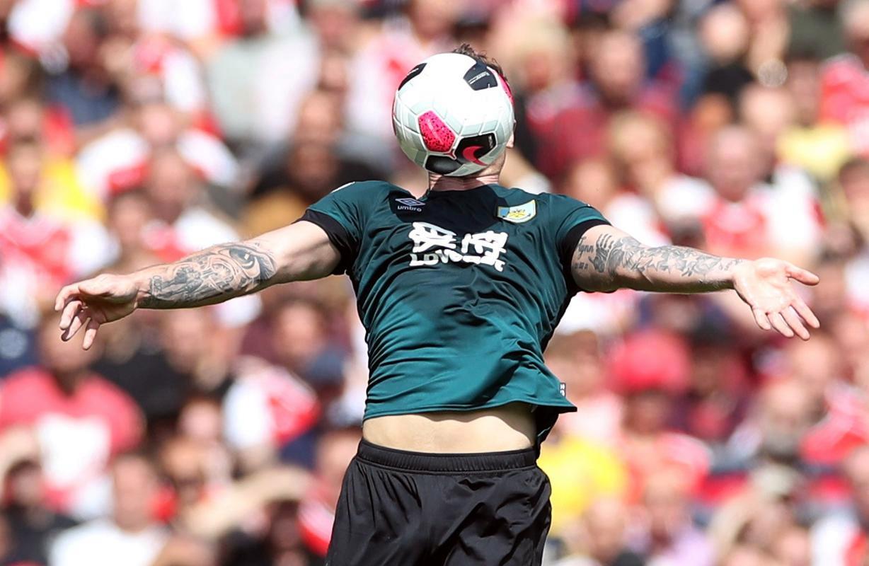 九游体育-里尔训练开放日，转会期迎来里程碑引欢呼，亚冠在即，阵容厚度经受考验的简单介绍